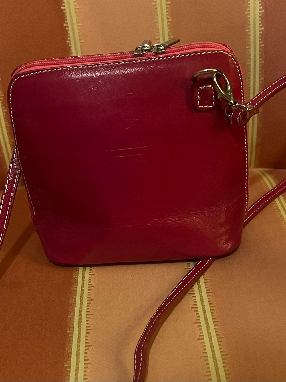Vera Pelle Fuschia Leather Crossbody Bag